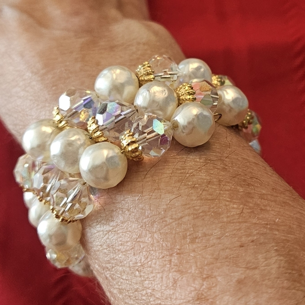 Pearl & Crystal Memory Wire  Bracelet